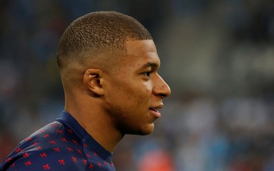 BET5体育焦点-克鲁格进球瞬间整个酒吧都炸了